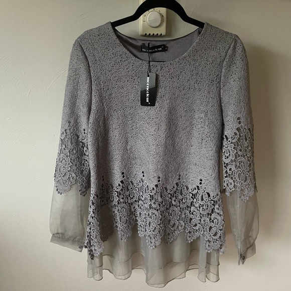 Moon Collection Tops - Mooncolour top- long sleeve, size M, NWT, textured, layered, embroidered